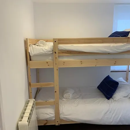 Fantastic Brand New In Location Just Few Steps From The Slope! Private Parking סיירה נבדה