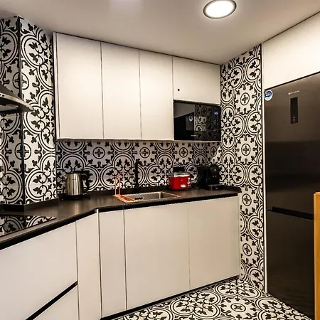 Fantastic Brand New In Location Just Few Steps From The Slope! Private Parking דירה *